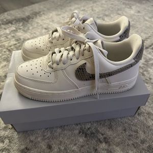 Nike Air Force Women’s Size 6 Snakeskin